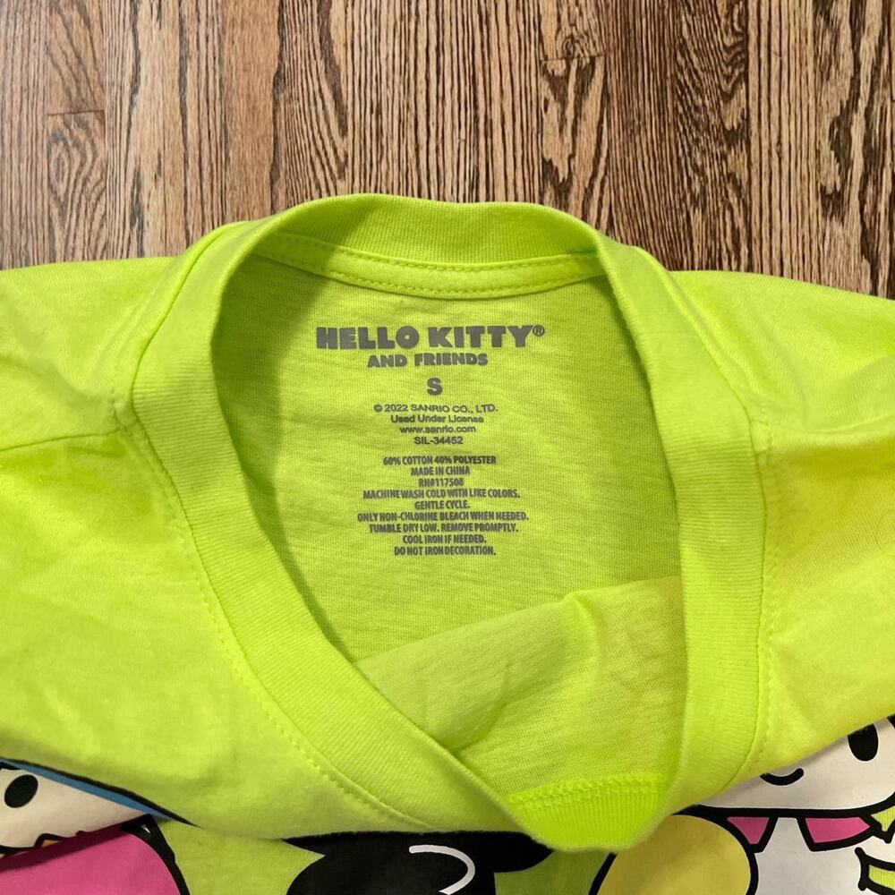 Hello kitty and friends lime green shirt - Picture 3 of 4